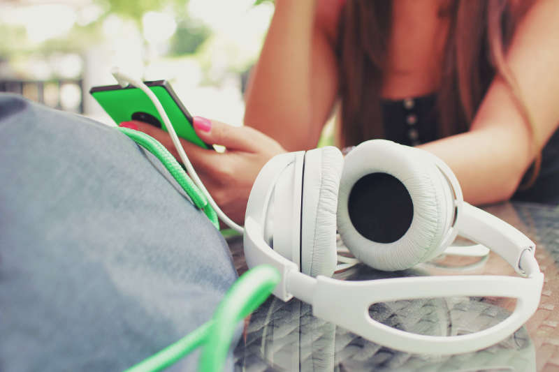 musica canciones streaming ipod audifonos spotify